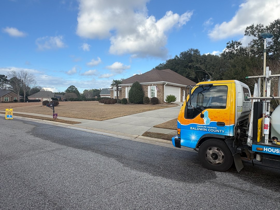 Baldwin County’s top house washing company recently completed a professional house wash and concrete cleaning service in Spanish Fort, Alabama, delivering outstanding results and a very satisfied homeowner.