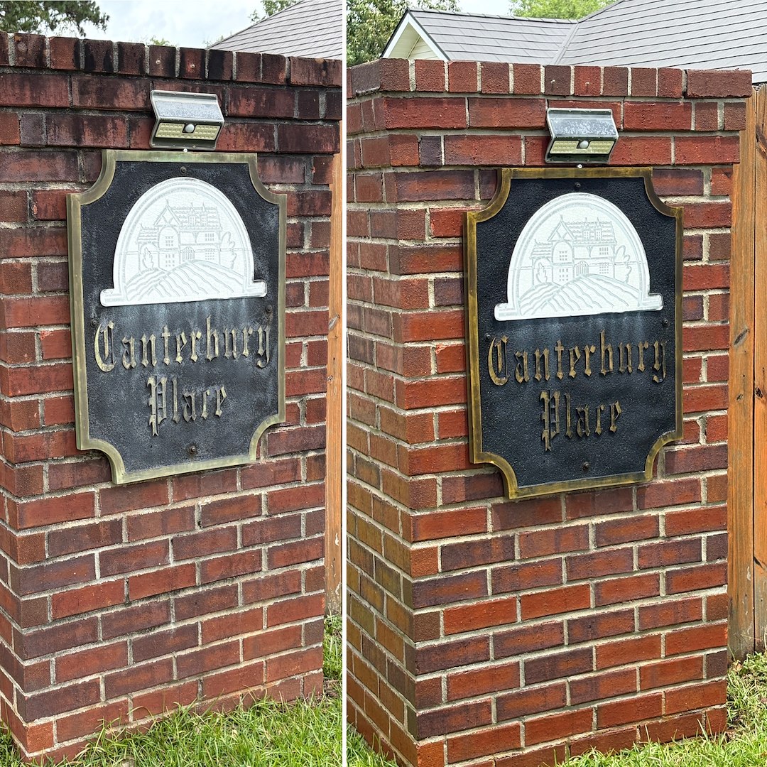 Baldwin County’s top house washing company recently completed another impressive exterior cleaning project for the Canterbury HOA in Daphne, Alabama.